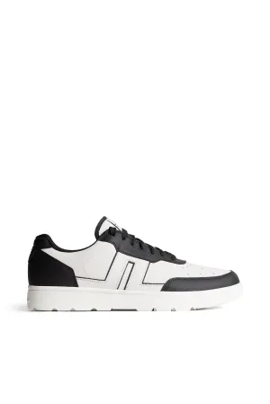 Ace Low-Top Golf Sneaker / Black