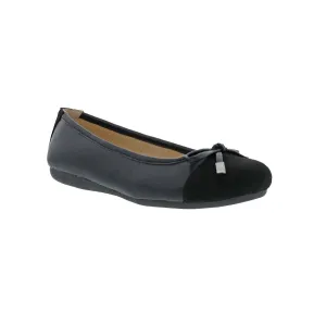 Bellini Sloop Women Flat In Black Faux Leather/black Microsuede