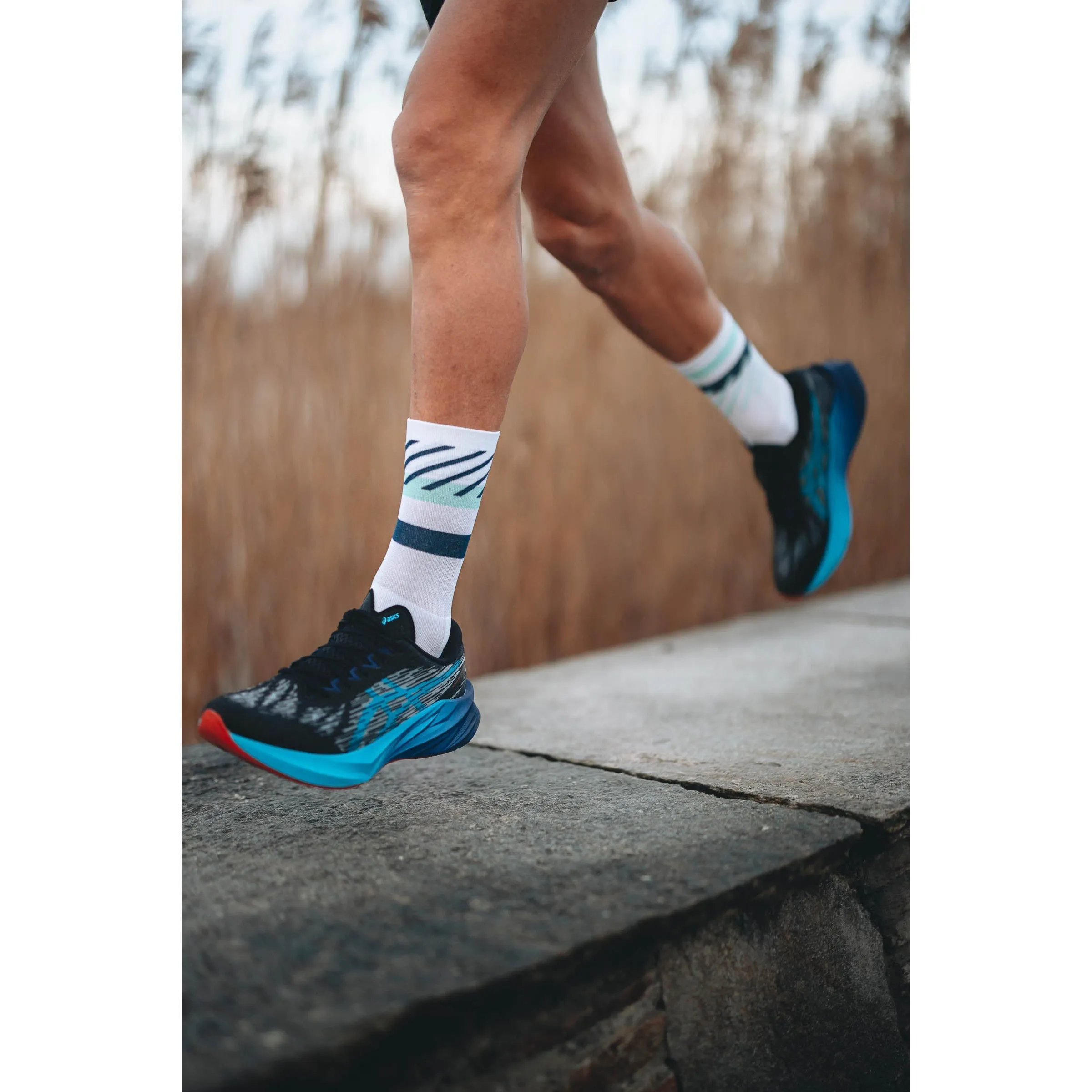 INCYLENCE RUNNING SOCKS - DISRUPTS NAVY BLUE MINT