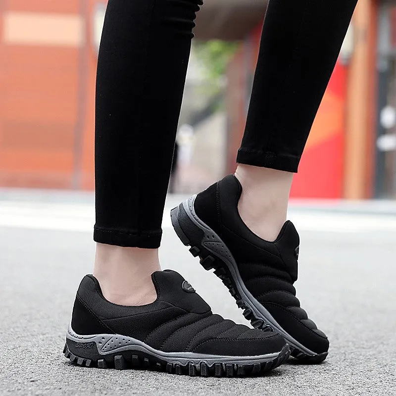 Man's stylish fashion anti-skid slip-on sneakers