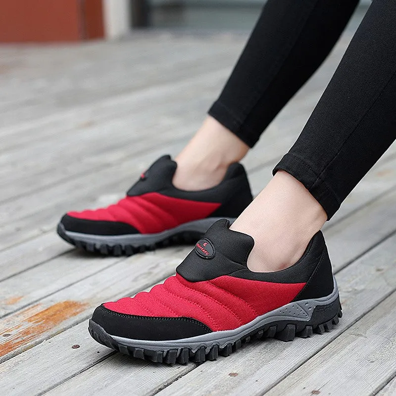 Man's stylish fashion anti-skid slip-on sneakers