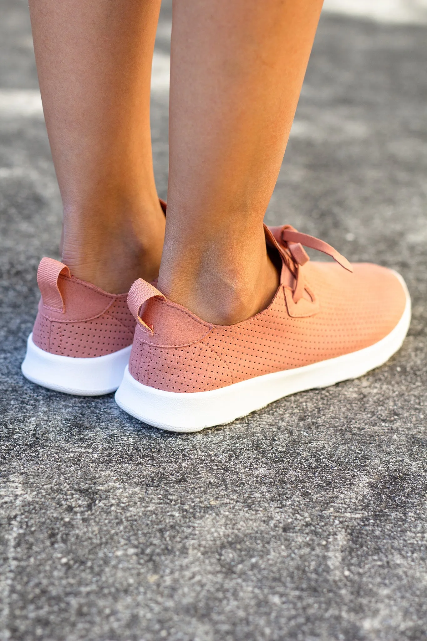 Marlow Salmon Sneakers