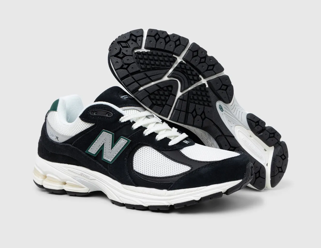 New Balance M2002RRA Black / Marsh Green