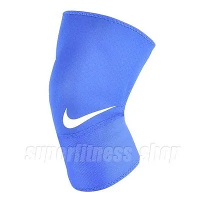 Nike Pro Closed-Patella Knee Sleeve