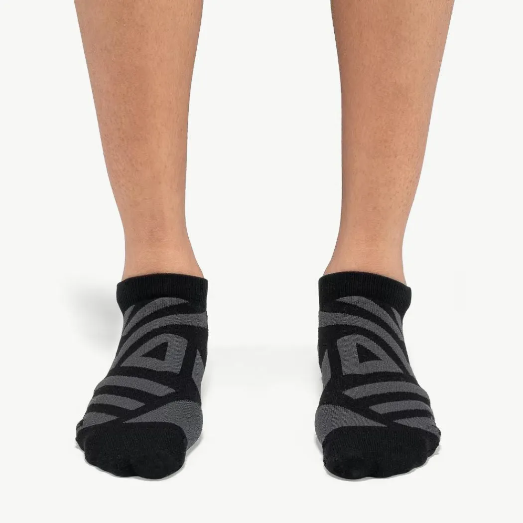 on Performance Low Women's Socks