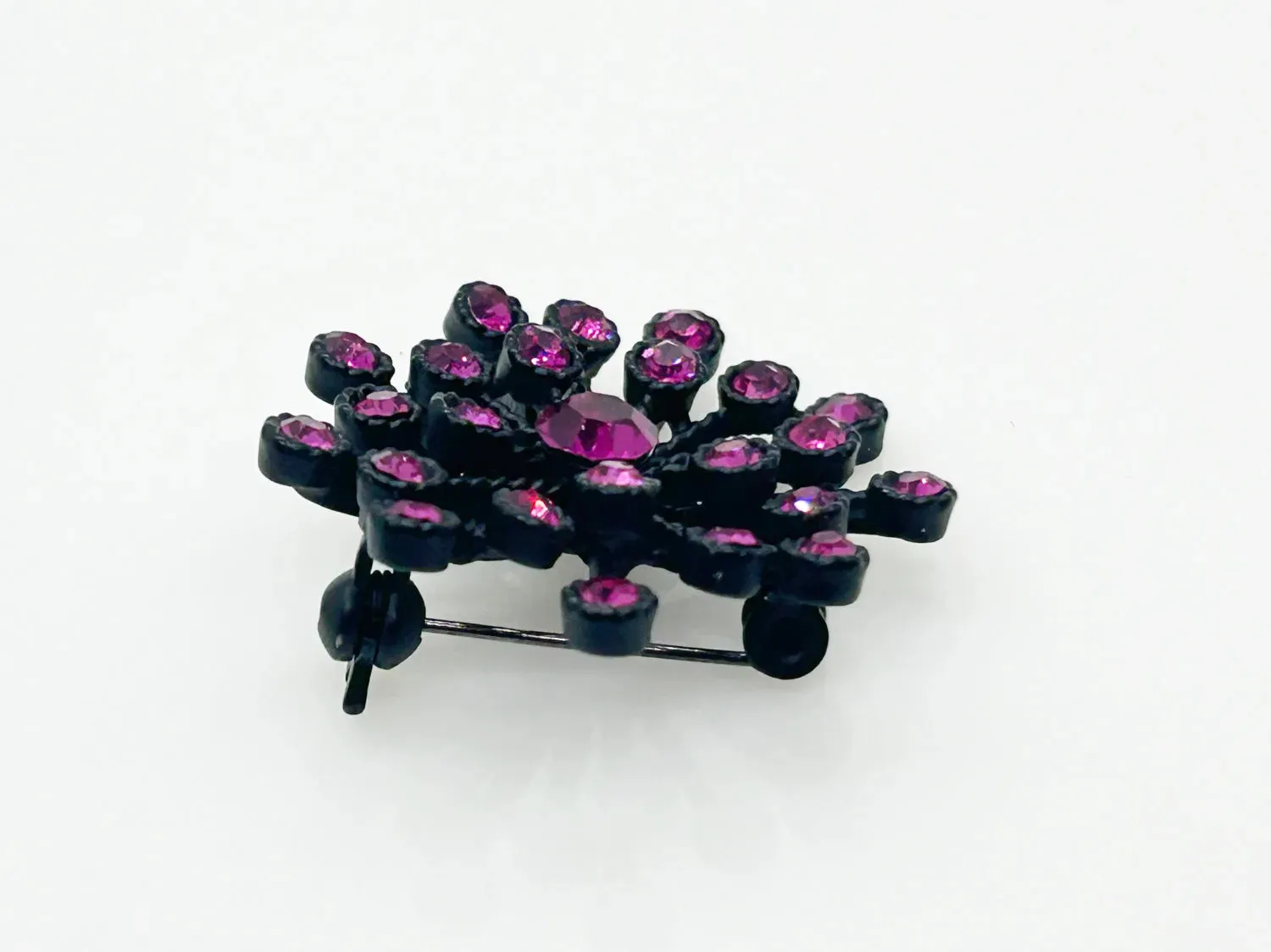 Striking Vintage Magenta Rhinestone Japanned Brooch